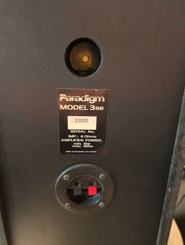 $100 - paradigm 3se w grills n stands. in Speakers in Ottawa - Image 2
