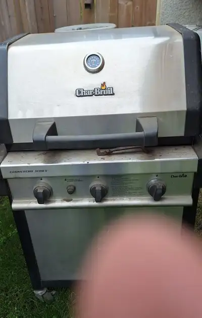 Charbroil Commercial SEries BBQ with new heat shields . Just haven't used for a while so has been si...