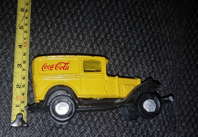 Vintage Coca cola cast iron truck in Arts & Collectibles in Kitchener / Waterloo - Image 3