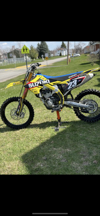 Motocross Suzuki RM-Z250  2022