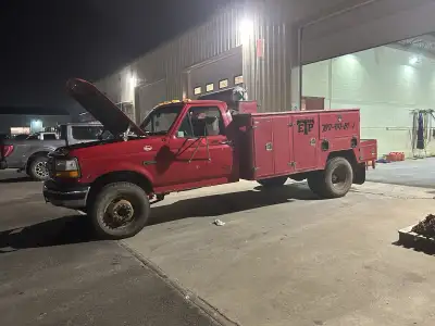 This robust 1997 Ford F-450 Super Duty dually service truck is RWD and ready to tackle any job, equi...