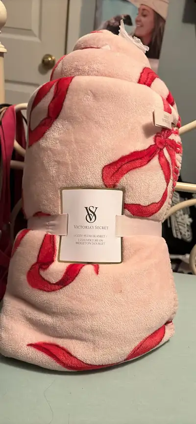 Victoria secret blanket bow tags on , View more