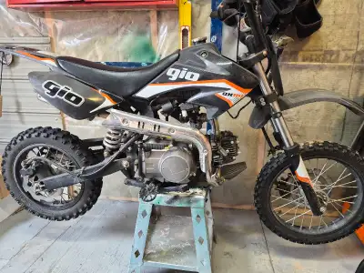 2019 gio 110 runs and drives great the boy has out grown it. Has been taken care of have video of st...