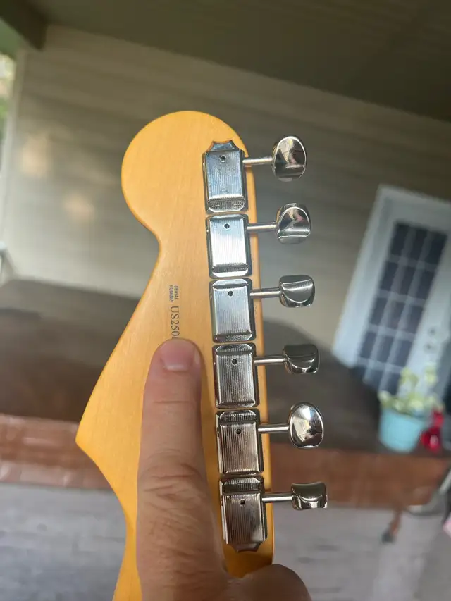 LAST PRICE DROP 2025 American Professional Classic Stratocaster in Guitars in Ottawa - Image 6