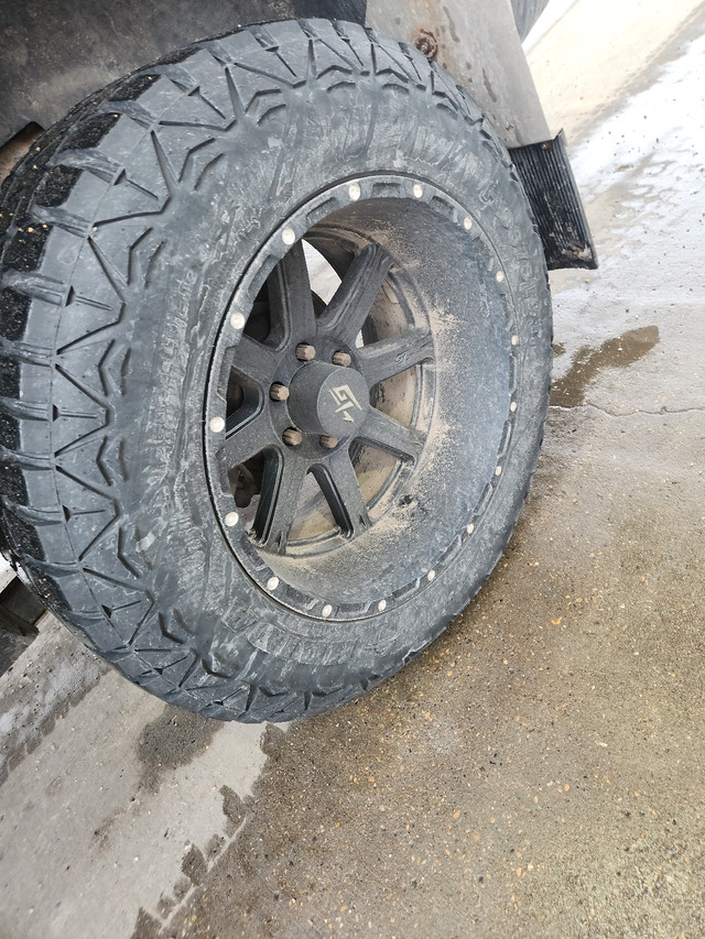 35x12.5 R20LT in Tires & Rims in Edmonton