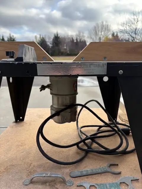 Saw and Router table in Power Tools in Strathcona County - Image 5