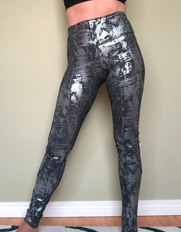 Lululemon Moment to Movement Tight 28” in Foil in Women's - Bottoms in Edmonton - Image 3