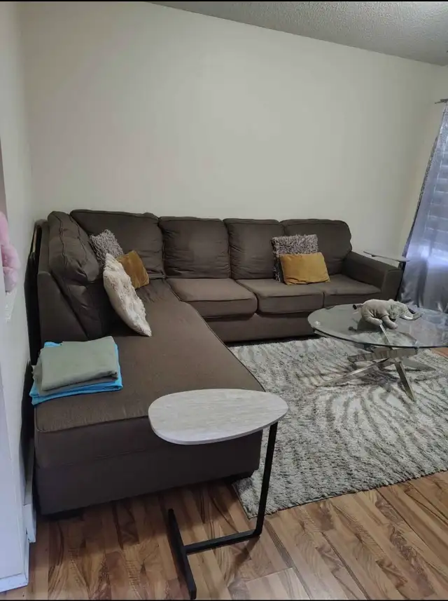 Complete sectional for sell in Chairs & Recliners in Calgary - Image 4