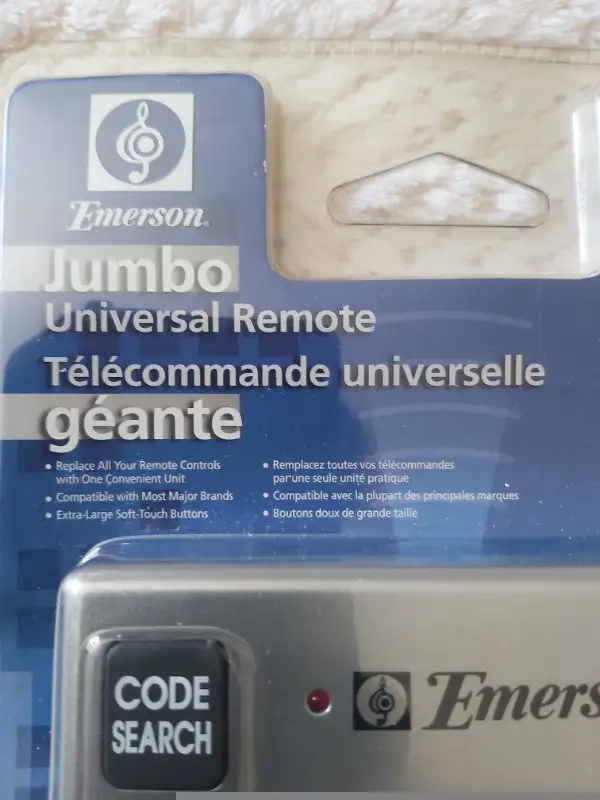 Brand New in Package! Emerson Jumbo Universal Remote in Video & TV Accessories in Saint John - Image 3