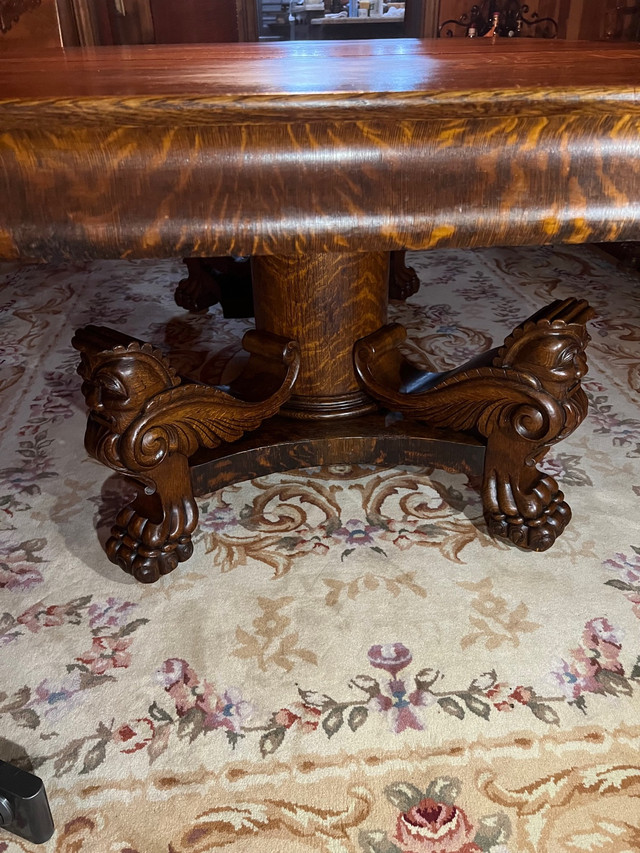 Dining Room Furniture  Style Victorian Antique Tiger Oak dans Art et objets de collection  à Ouest de l’Île - Image 3