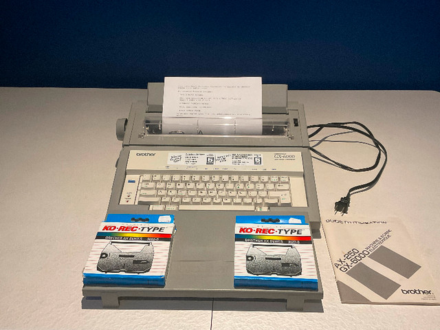 Machine à écrire électrique brother gx-6000 dans Appareils électroniques  à Lévis