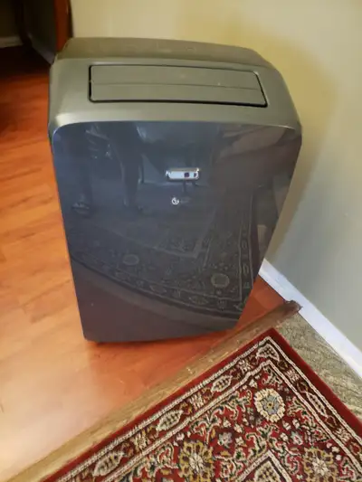 LG PORTABLE A/C 12000BTU IN WORKING COND., View more