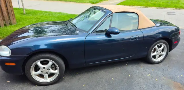2000 Mazda MX-5 Miata in Cars & Trucks in City of Toronto - Image 3