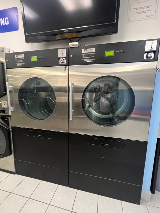 Coin laundromat washer dryer  in Washers & Dryers in City of Toronto