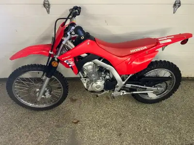 Mint. 28hrs. Ownership. Upgraded pro taper handle bars. Lightly ridden by my daughter. Located 10 mi...