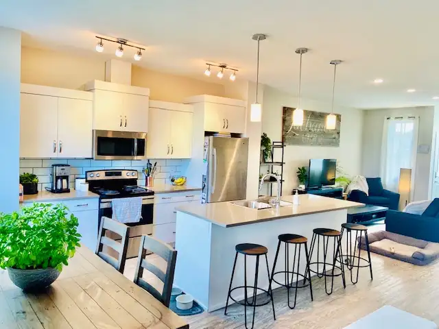 TIRED OF LANDLORDS THAT DON'T CARE? PET FRIENDLY. FLEXIBLE TERMS