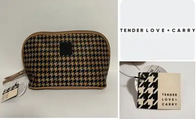 TENDER LOVE + CARRY - NWT - COSMETIC / MAKE UP / TRAVEL BAG, View more