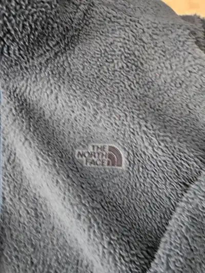 The northface fleece full zip jacket mens xxl. Good condition. 40$