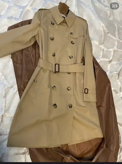 Burberry women  trench coat 95cm size 4, View more