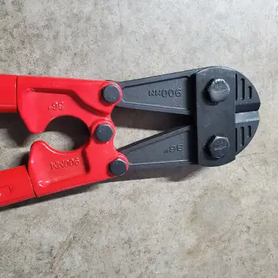 U-Line Bolt Cutter - 36" Used once, as new Use on truck seals, chain, wire and bolts. Heavy duty qua...