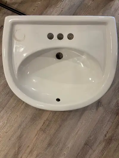 Great shape. Redid bathroom and do not need