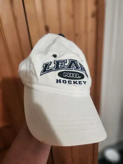 VINTAGE NHL 1993 TORONTO MAPLE LEAFS HOCKEY HAT, View more