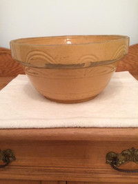 PRIMITIVE VINTAGE YELLOW WARE KITCHEN MIXING BOWL large size