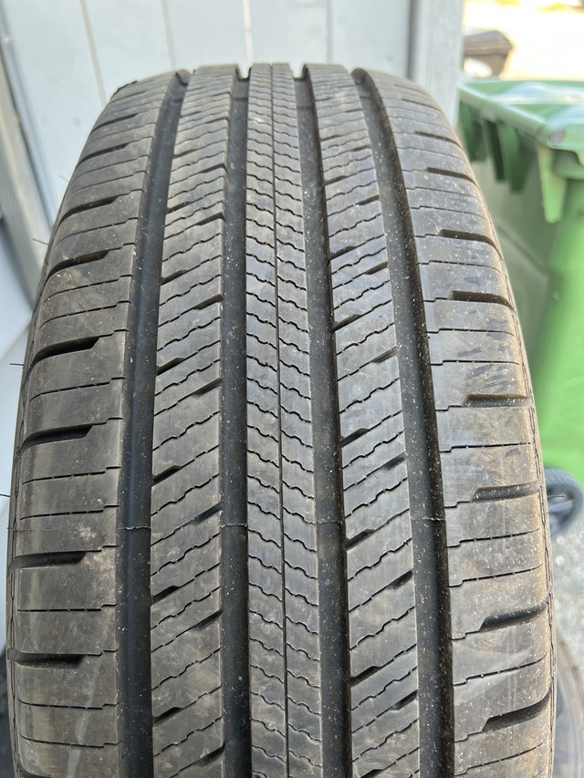 (4) 235/70r16 MotoMaster Hydra Edge Tour •Like New• Tires & Rims