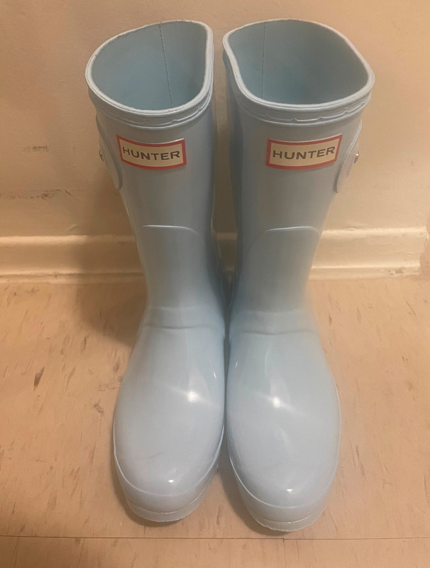 HUNTER ORIGINAL SHORT GLOSS WATERPROOF RAIN BOOTS in Women's - Shoes in City of Toronto - Image 2