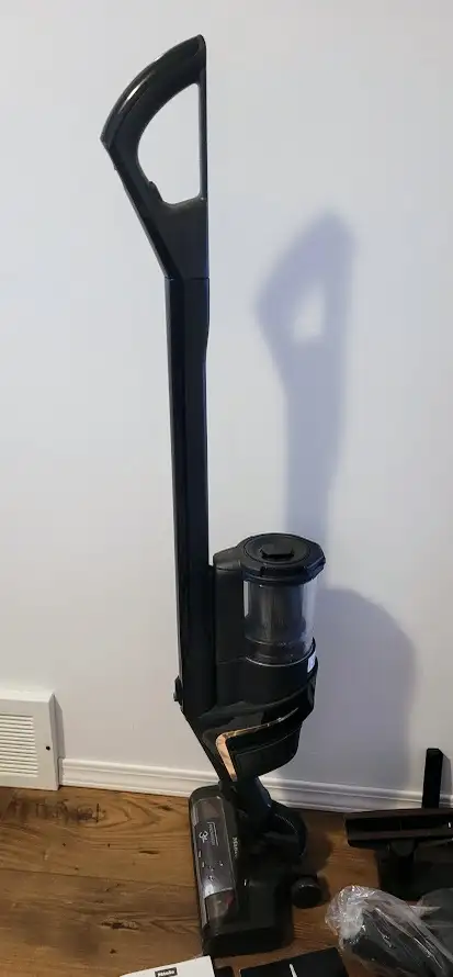 Miele Triflex HX1 Vacuum in Vacuums in Saskatoon - Image 9