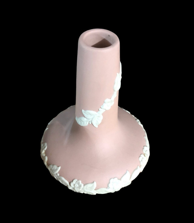 Unique ECanada Art Pottery vase, Jasperware, peachy pink in Arts & Collectibles in Oshawa / Durham Region - Image 3