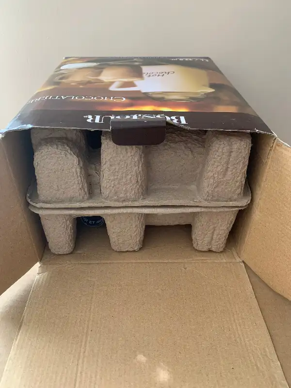 Hot Chocolate Maker by Bonjour : Like New : 1 L :In original box in Processors, Blenders & Juicers in Cambridge - Image 5