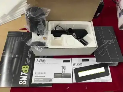 Shure SM7db Microphone in Pro Audio & Recording Equipment in Mississauga / Peel Region - Image 4