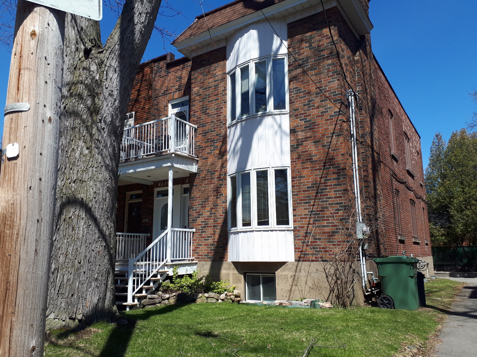 Beautiful upper duplex for rent/Magnifique duplex 5 1/2 à louer — photo 1