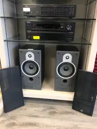 B&W DM560 speakers 