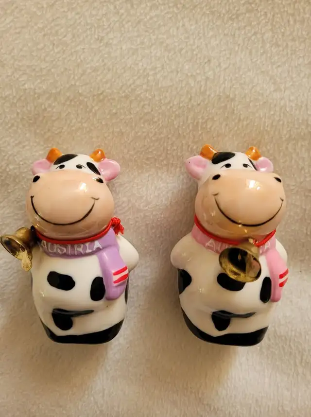 Cute Austria Cow Salt & Pepper Shakers in Kitchen & Dining Wares in Mississauga / Peel Region - Image 3