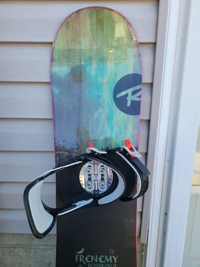 Rossignol 147cm Snowboard with Liquid bindings in Snowboard in Edmonton - Image 3