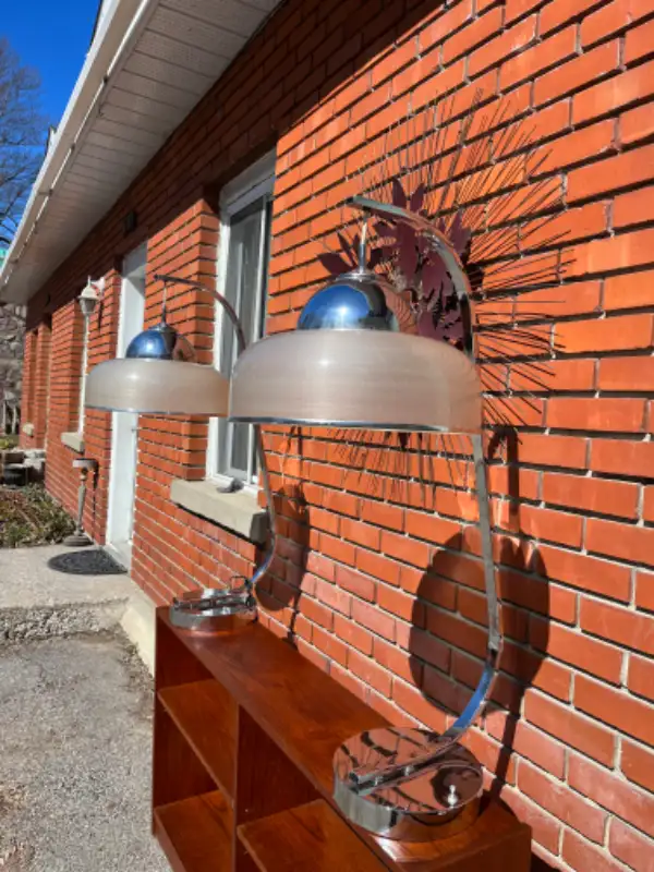 Pair of space age Lamps MCM Lampes Mid Century Modernes in Indoor Lighting & Fans in City of Montréal - Image 3