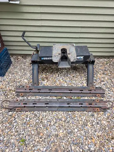 Hitch is complete with rails and ready to install. Hitch has 4 way movement for easy hook up. Pick u...