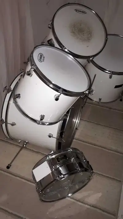 Drums Saturn Series white by Mapex!, View more