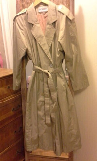 Vintage Holt Renfrew Classic Trench Coat