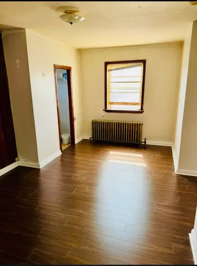 Available 1 bedroom apartment on second floor of sixplex building in Alderwood (South Etobicoke) fro...