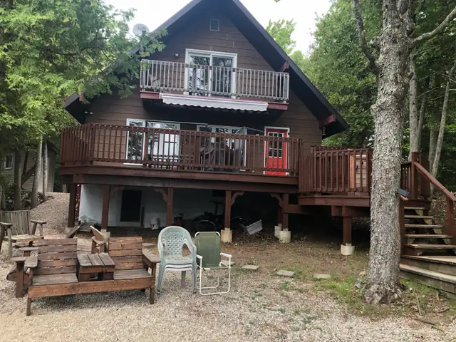 Summer Cottage for Rent – Robertson Lake (Lanark Highlands, ON)