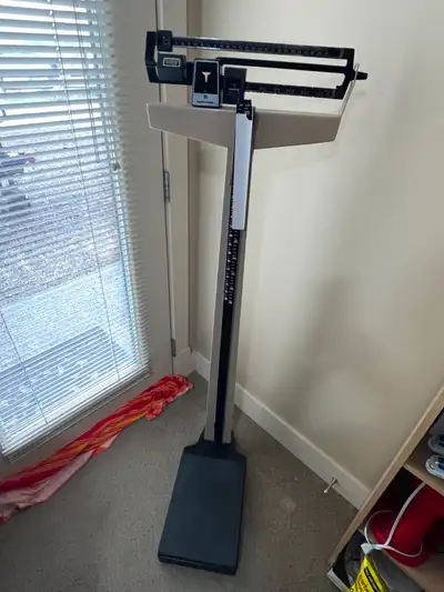 Doctors Scale & Height Measurement, wasn't mine but appears good working condition, I can load for y...