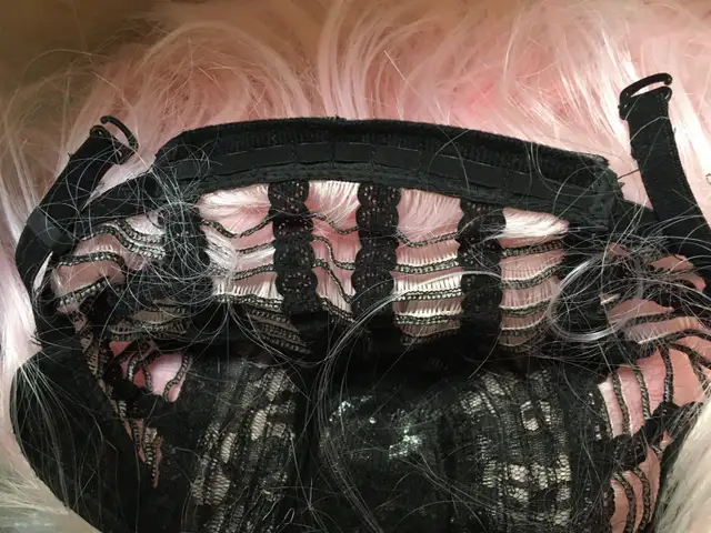 Pink halloween wig in Holiday, Event & Seasonal in City of Montréal - Image 7