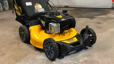 Tondeuse DeWalt 21" NEUVE, View more