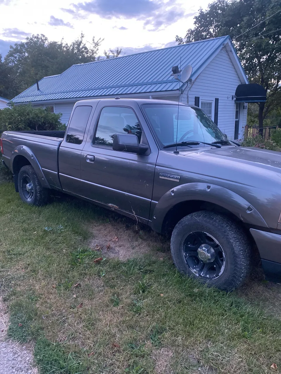 2008 Ford Ranger sport Low Kms!