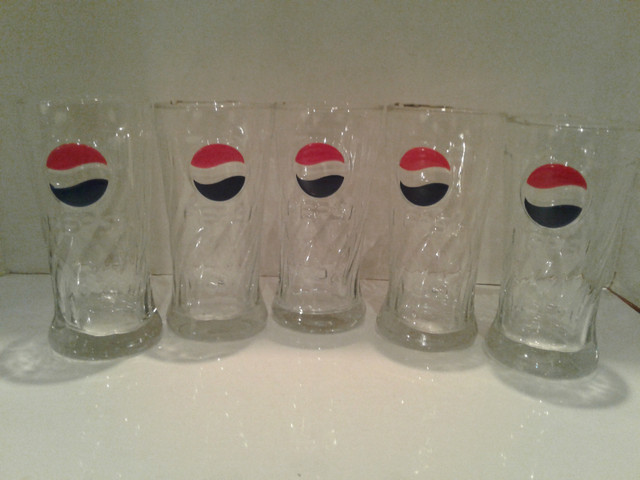 5 VINTAGE EUROPEAN PEPSI DRINKING GLASSES in Arts & Collectibles in Kawartha Lakes - Image 2
