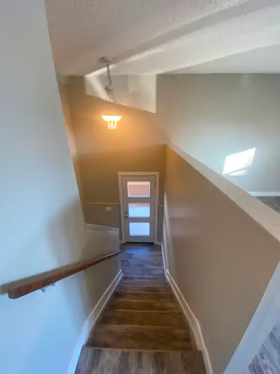 3 bedroom unit completely renovated from top to bottom 2 years ago New kitchen cabinets , appliances...