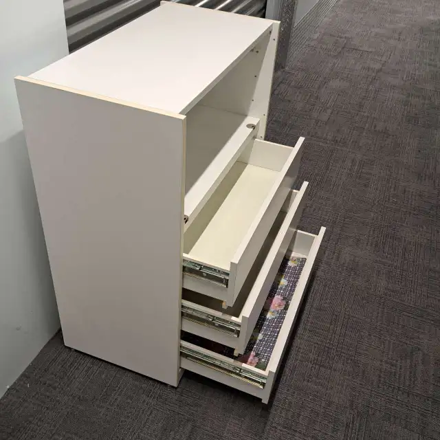 Wooden White 3-Drawer Dresser / Storage Chest in Dressers & Wardrobes in City of Toronto - Image 3